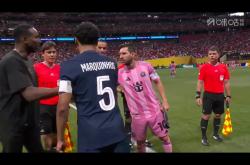 lol全球总决赛-包含巴黎圣日耳曼防线表现稳固，球队稳操胜券取胜的词条