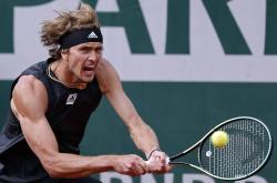 lol合区-西班牙网球队爆冷德国网球队，兹维列夫完成帽子戏法的简单介绍