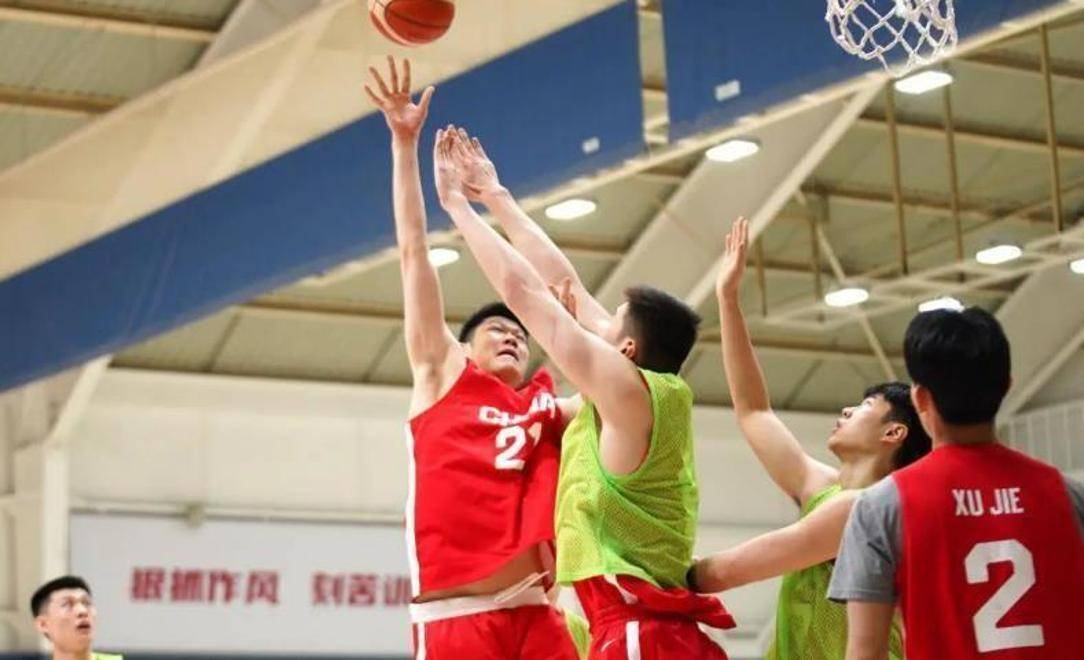 江西男篮备战比赛，迎接对手挑战