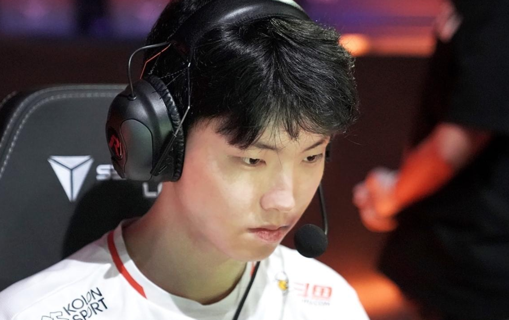 PSG力克HLE，Deft成为全场焦点入围赛3:2（柏林）