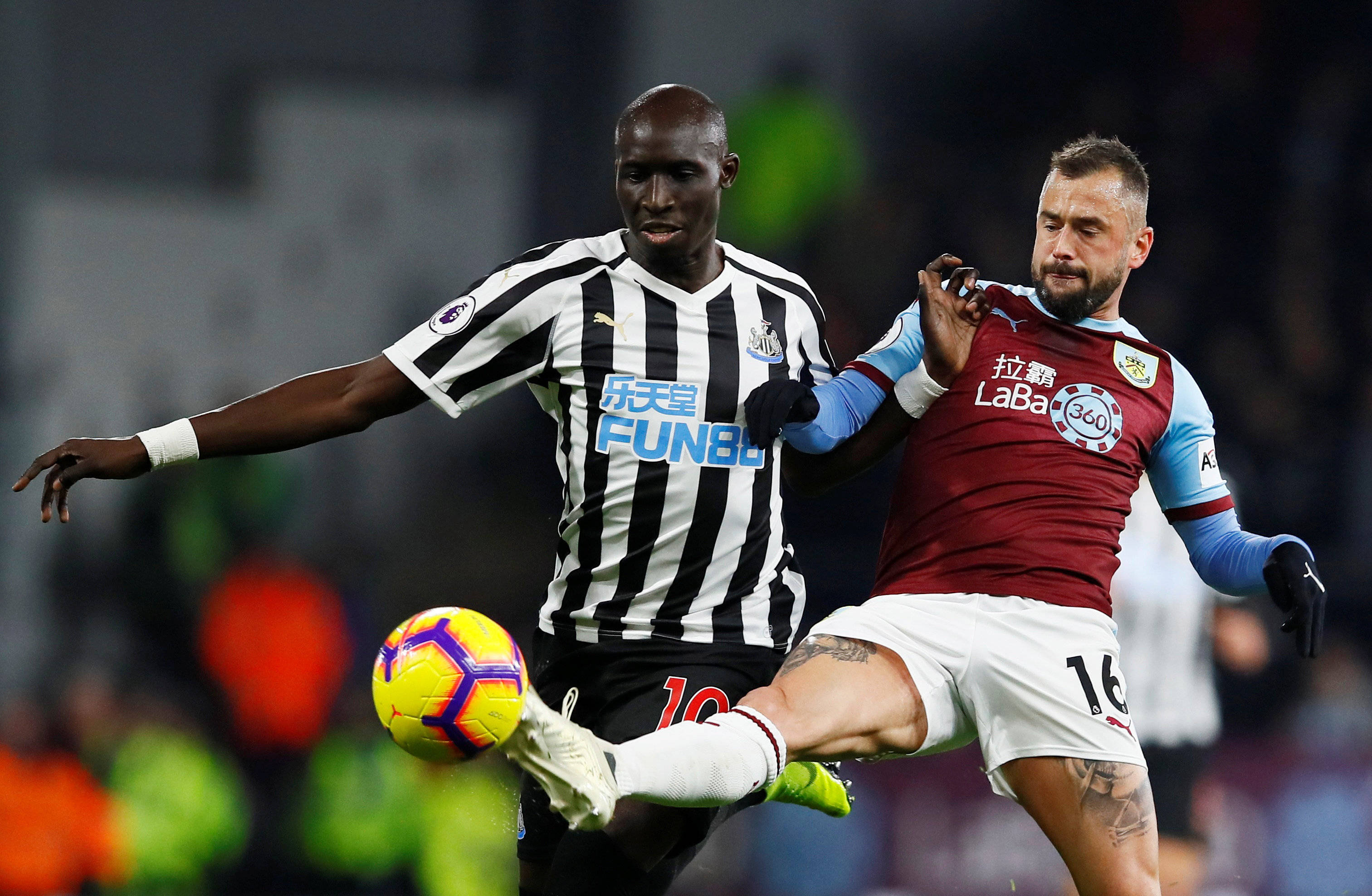 关于阿贾克斯逆袭尤文图斯，反超比分的信息