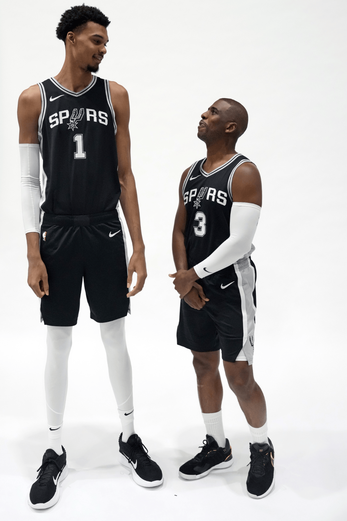 关于圣安东尼奥马刺翻盘拜仁慕尼黑，Canyon团战一打五激烈交锋淘汰赛，锁定晋级资格的信息